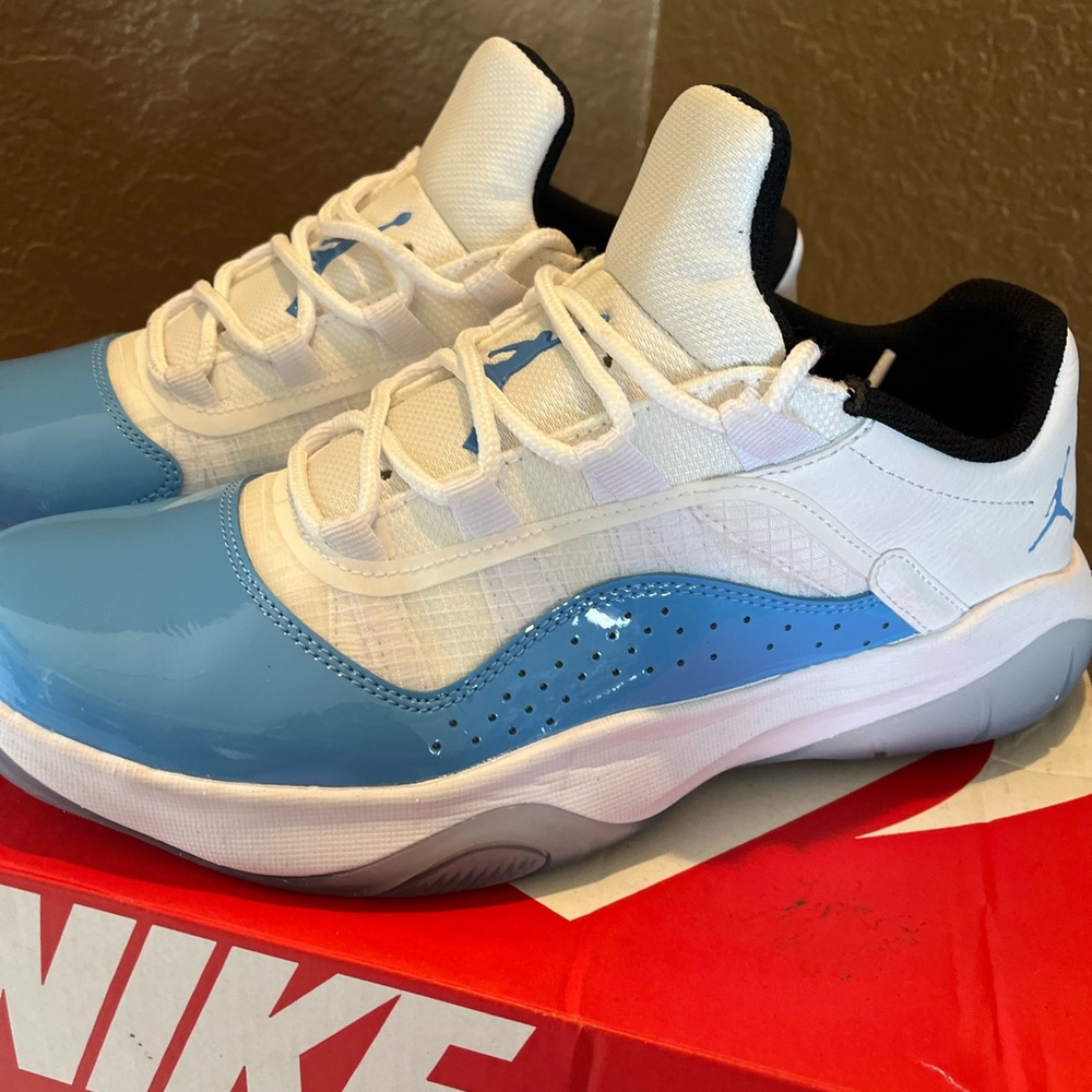 Nike Sneakers in Light Blue and White